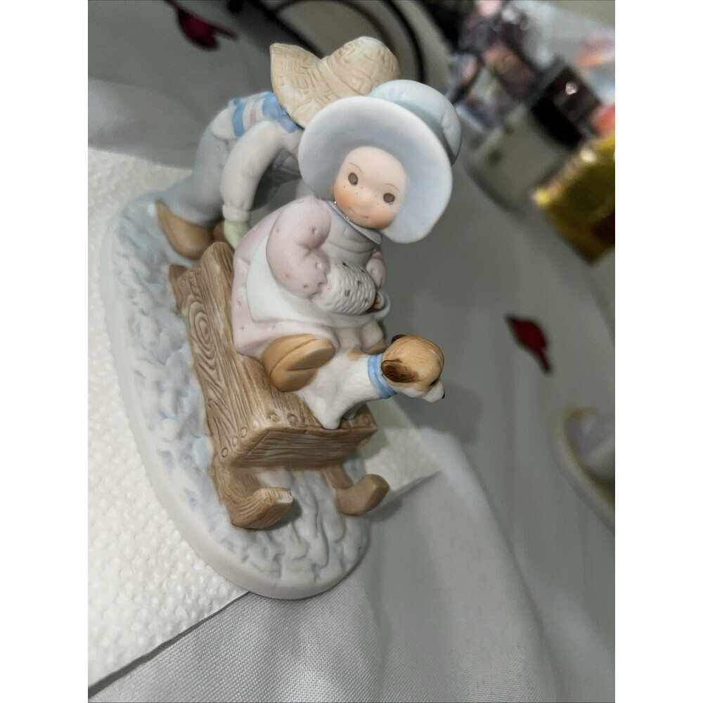 Circle of Friends by Masterpiece “The Perfect Tree” Children Sled Dog Tree